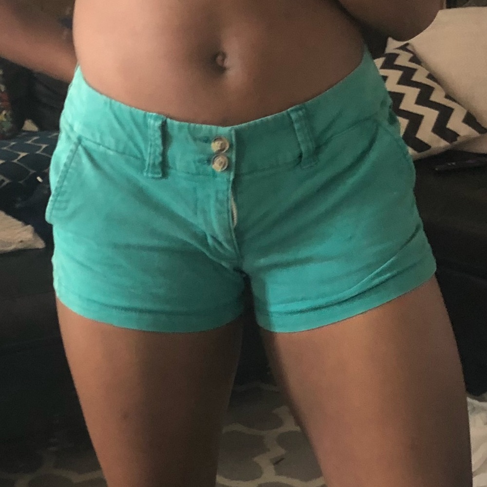 GREEN SHORTS